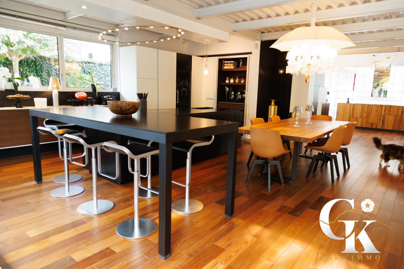 Maison - 393 m² - 9 pièces