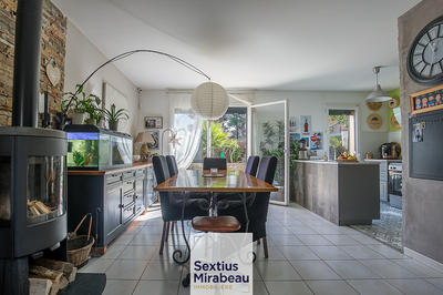 Maison - 95 m² - 5 pièces