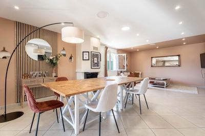 Propriété - 194 m² - 6 pièces