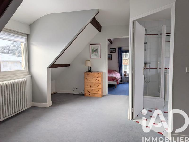 Maison - 237 m² - 8 pièces