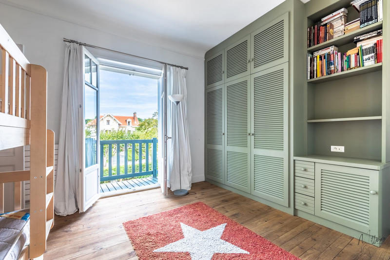 Maison - 289 m² - 10 pièces