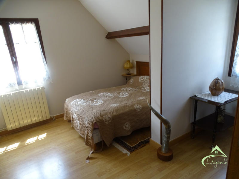 Maison traditionnelle - 181 m² - 7 pièces