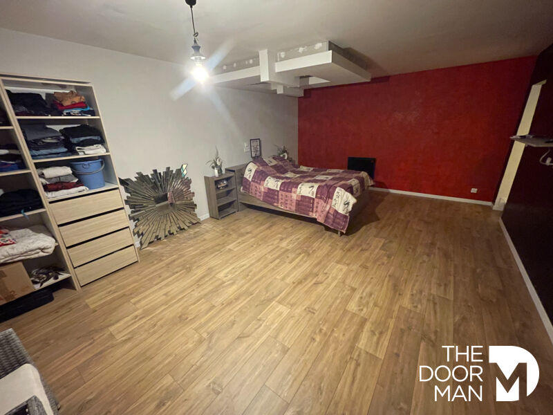 Maison - 198 m² - 8 pièces