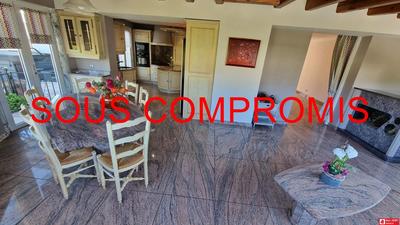 Maison traditionnelle - 164 m² - 5 pièces