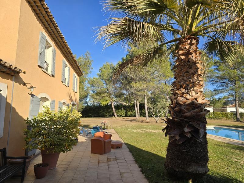 Maison - 224 m² - 5 pièces