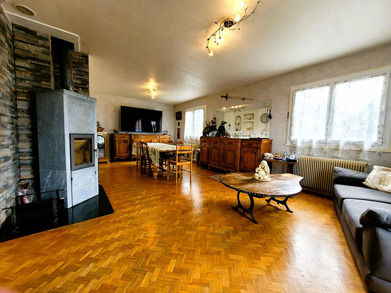 Maison - 180 m² - 7 pièces