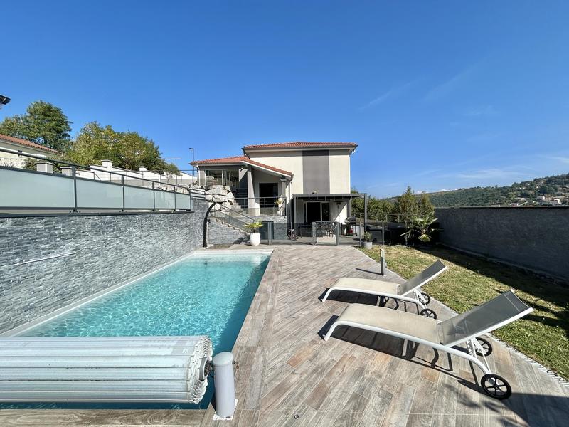 Maison - 153 m² - 6 pièces