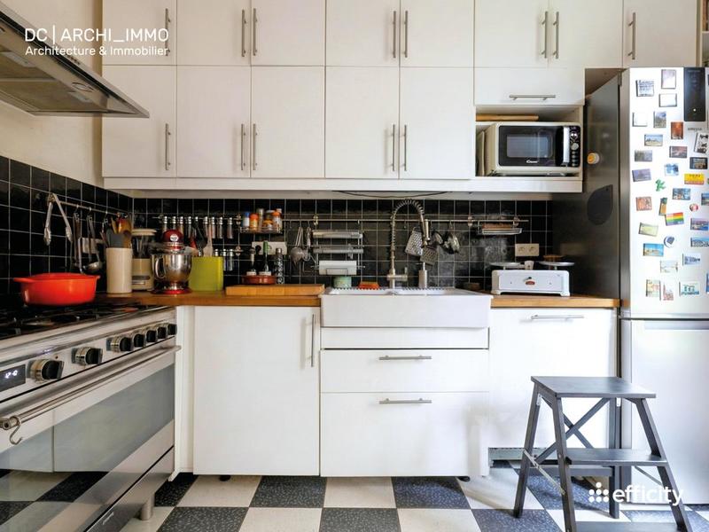 Maison - 296 m² - 9 pièces