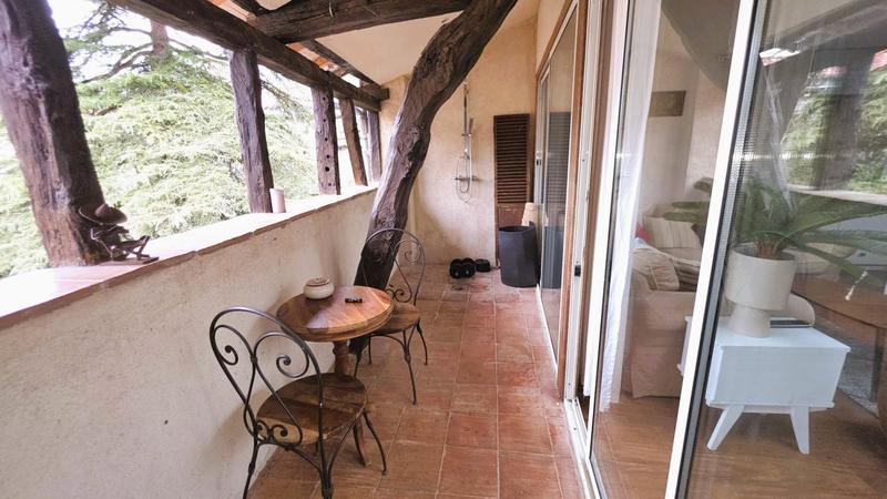 Appartement - 85 m² - 5 pièces