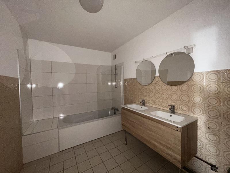 Appartement - 99 m² - 4 pièces