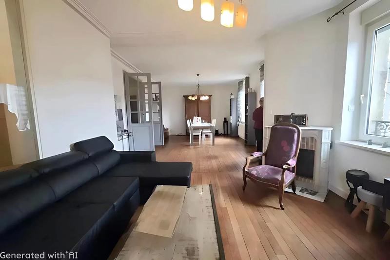 Maison - 205 m² - 9 pièces