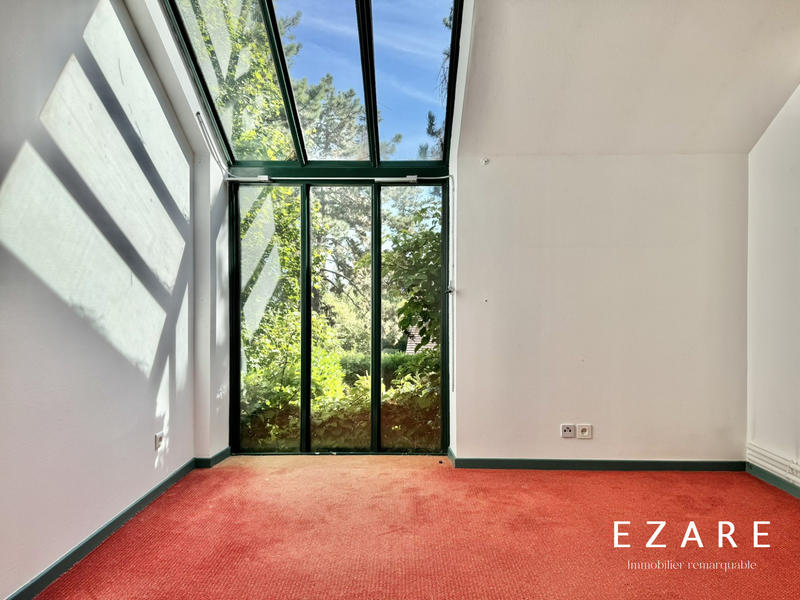 Maison - 256 m² - 8 pièces