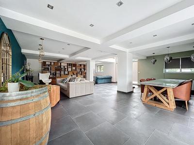 Maison - 331 m² - 7 pièces