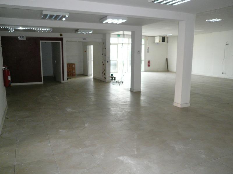 Local commercial - 740 m² - 8 pièces