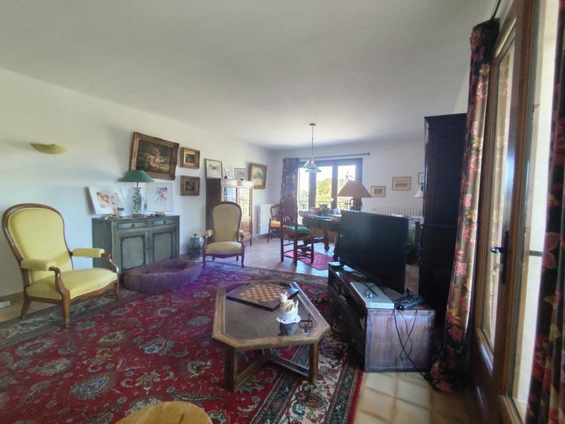 Mas - 273 m² - 17 pièces