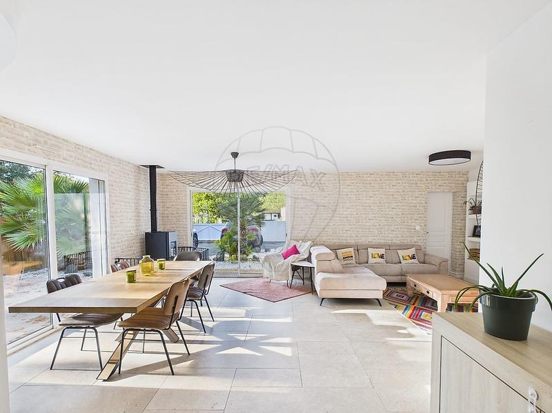 Maison - 165 m² - 6 pièces