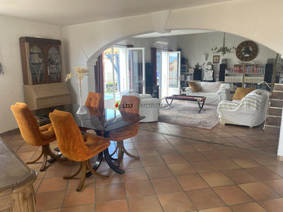 Maison - 179 m² - 8 pièces