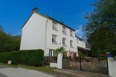 Maison - 418 m² - 15 pièces