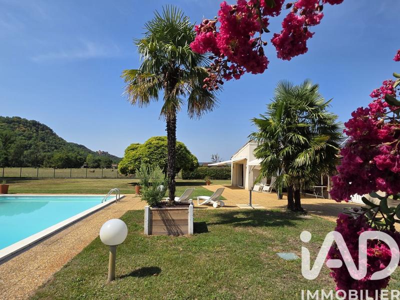 Maison de village - 310 m² - 12 pièces