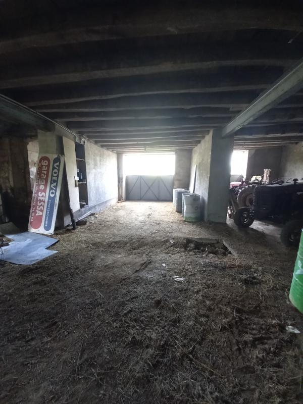 Maison - 500 m² - 2 pièces