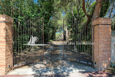 Propriété - 956 m² - 20 pièces