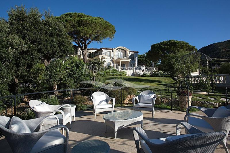 Demeure - 863 m² - 12 pièces