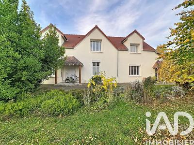 Maison - 241 m² - 7 pièces