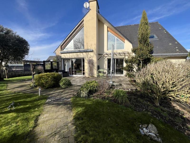 Maison - 162 m² - 10 pièces