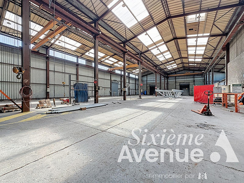 Local d'activité / Entrepôt - 1 870 m²