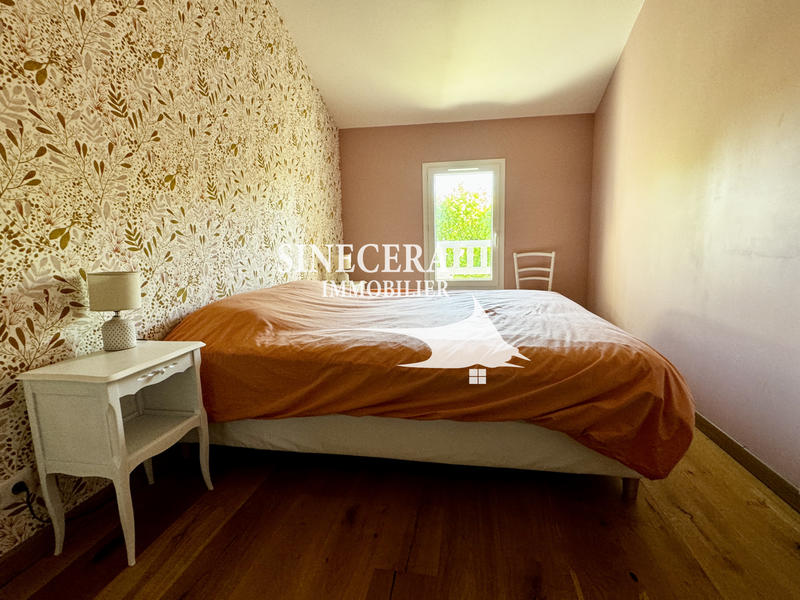 Local commercial - 380 m² - 18 pièces