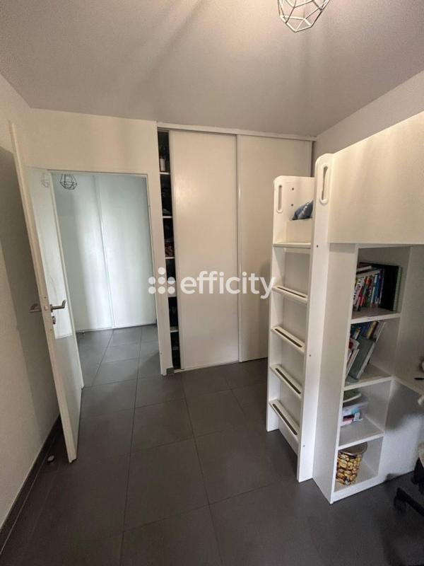 Appartement - 80 m² - 4 pièces