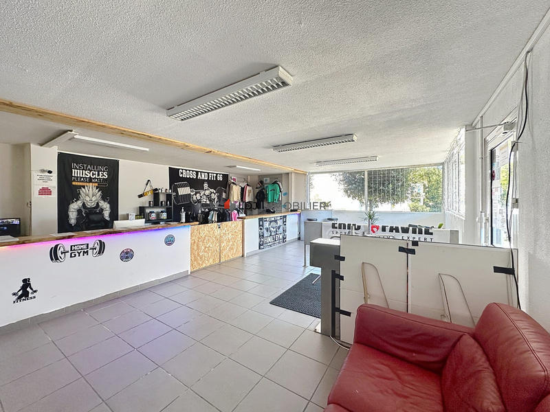 Local commercial - 1 410 m²