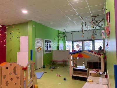 Local commercial - 210 m² - 6 pièces