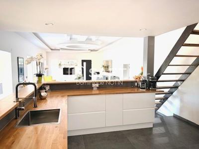 Maison - 177 m² - 5 pièces