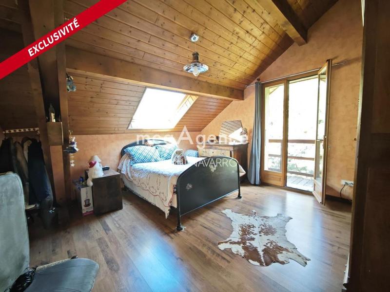 Maison - 247 m² - 7 pièces