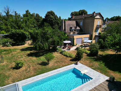Propriété - 276 m² - 15 pièces