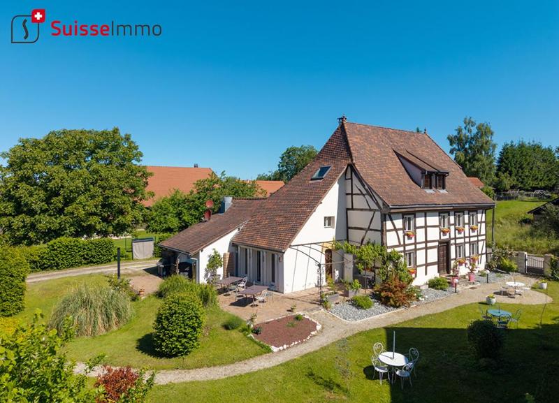 Demeure - 321 m² - 12 pièces