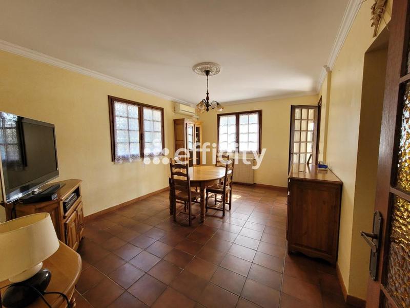 Maison - 260 m² - 12 pièces