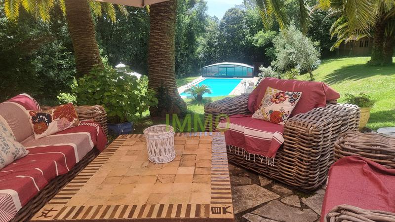 Villa - 263 m² - 7 pièces