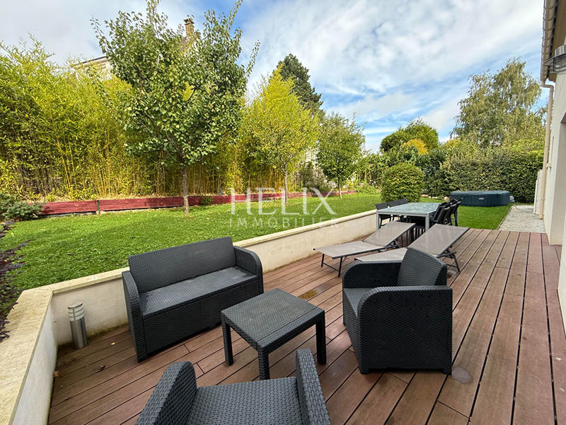 Maison - 200 m² - 6 pièces