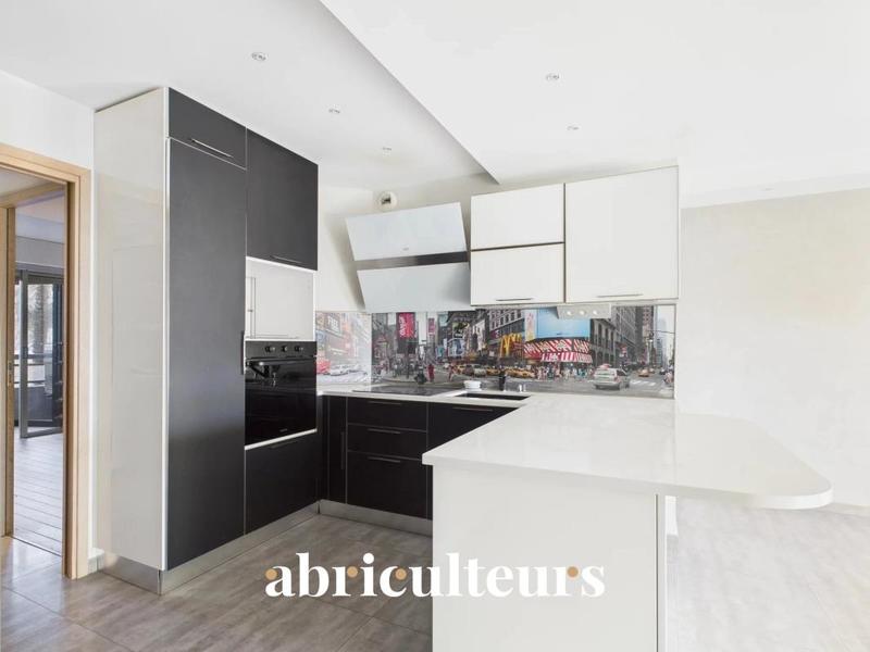 Appartement ancien - 84 m² - 4 pièces