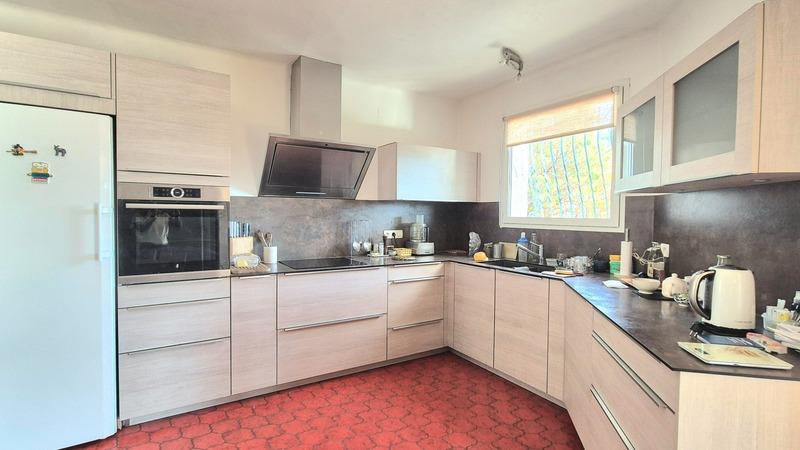 Maison - 254 m² - 6 pièces