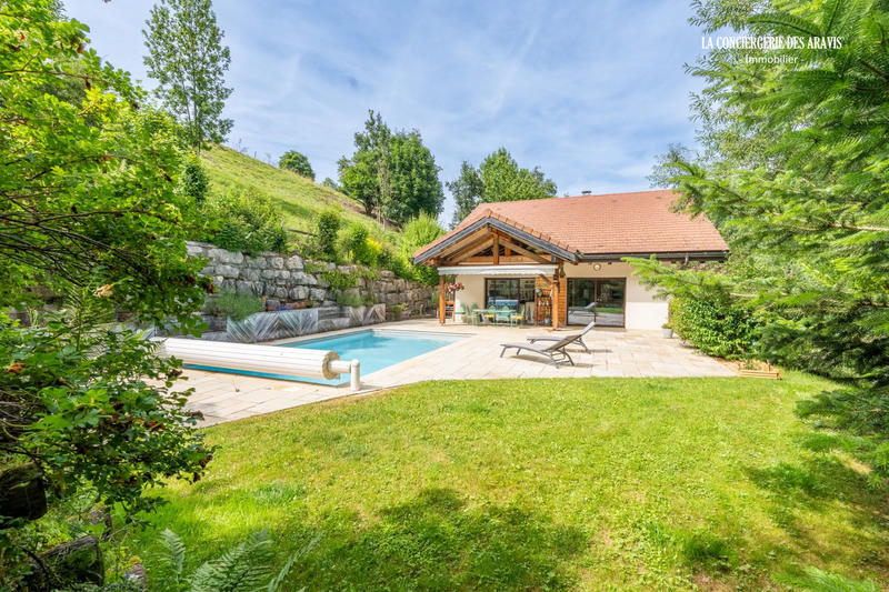 Maison contemporaine - 209 m² - 6 pièces