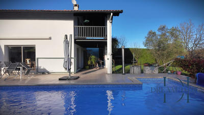 Villa - 159 m² - 6 pièces