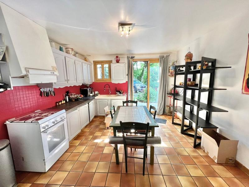 Maison - 282 m² - 9 pièces