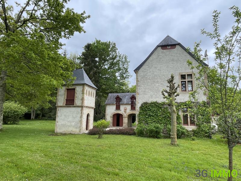 Propriété - 230 m² - 7 pièces