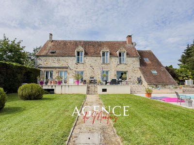 Maison - 232 m² - 7 pièces