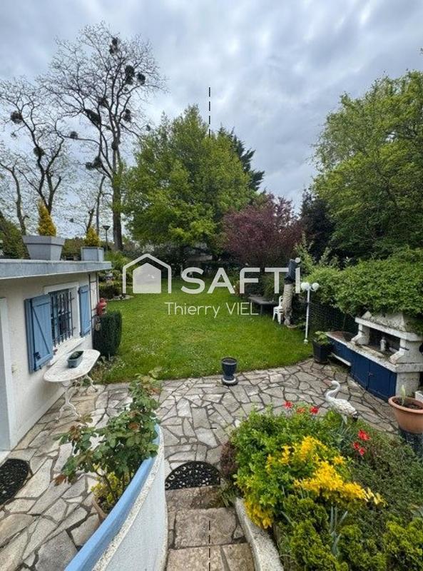 Maison - 219 m² - 8 pièces