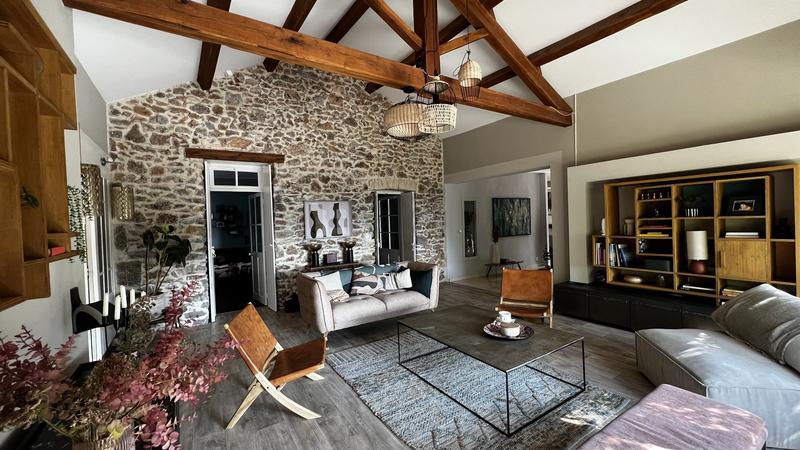 Maison - 215 m² - 5 pièces