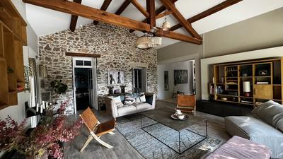 Maison - 215 m² - 5 pièces